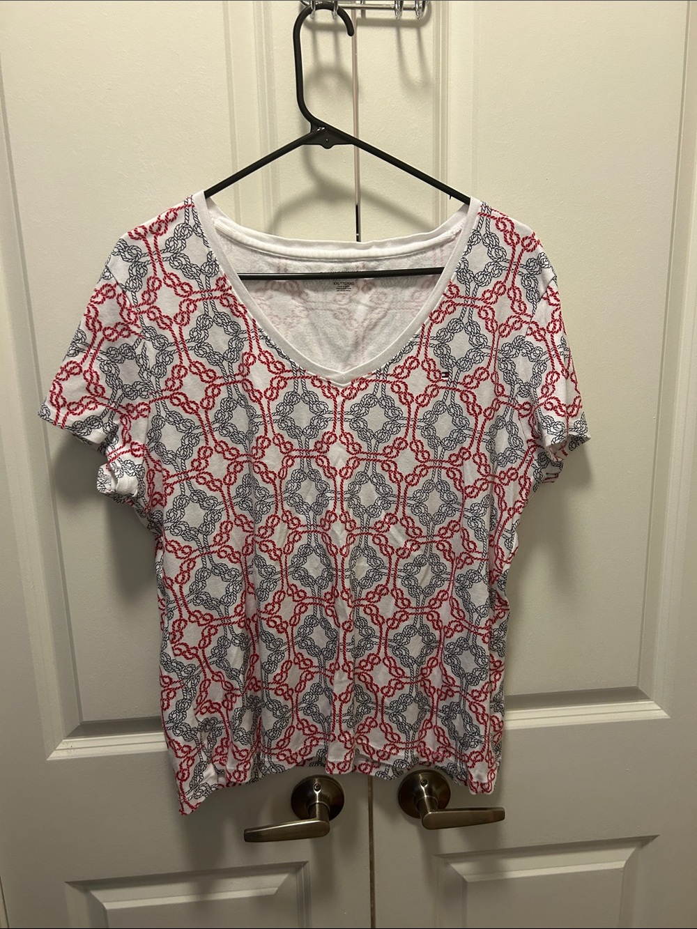 Tommy Hilfiger White Short Sleeve V-Neck Top with Red & Navy Chain Print